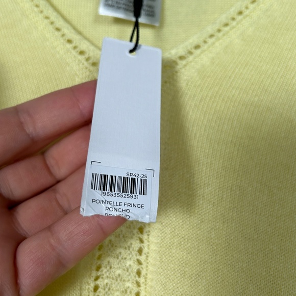 Chicos size L/XL pointelle knit fringe poncho yellow boho beachy NEW - Picture 10 of 11